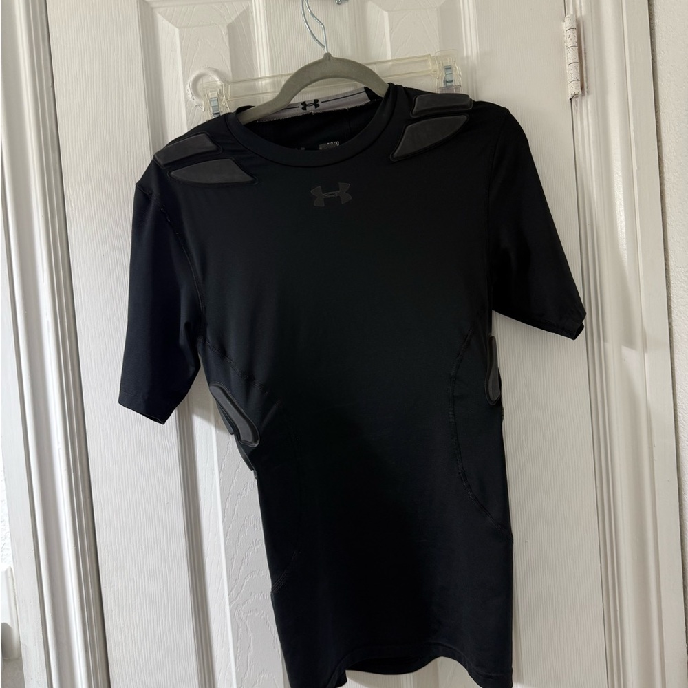 Under Armour Black Short Sleeve Tee